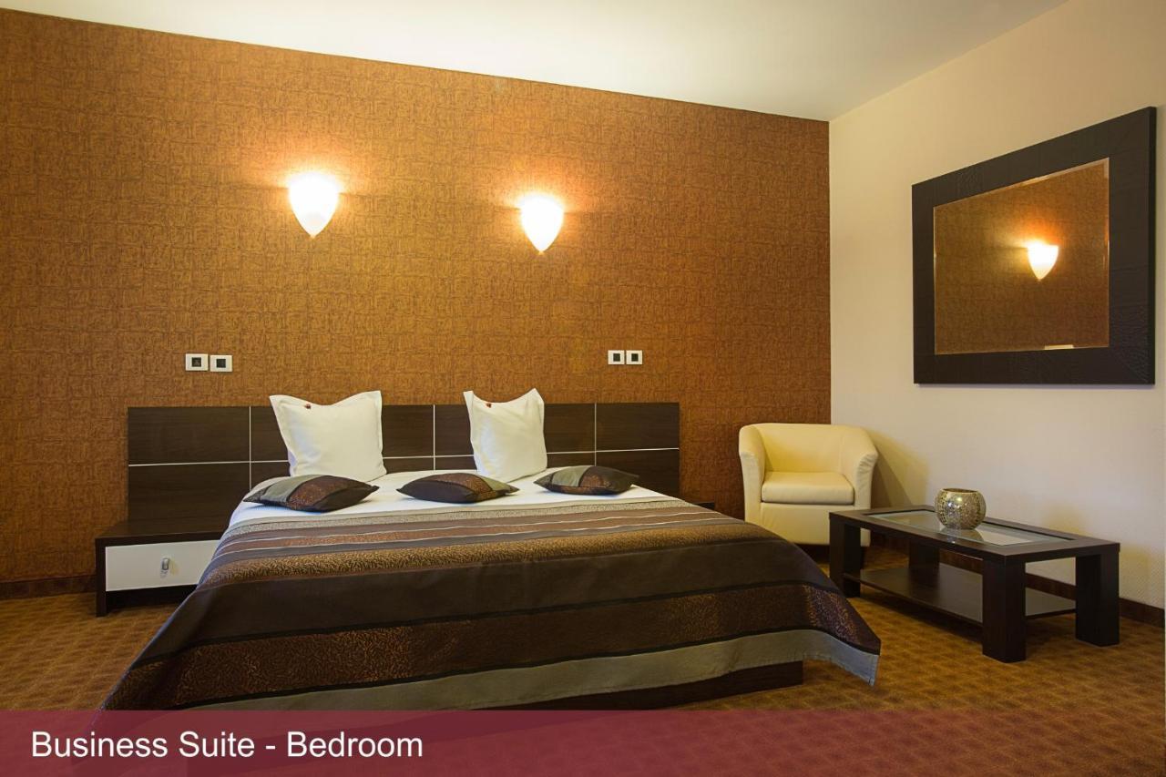 Inter Business Bucharest Hotel Bagian luar foto