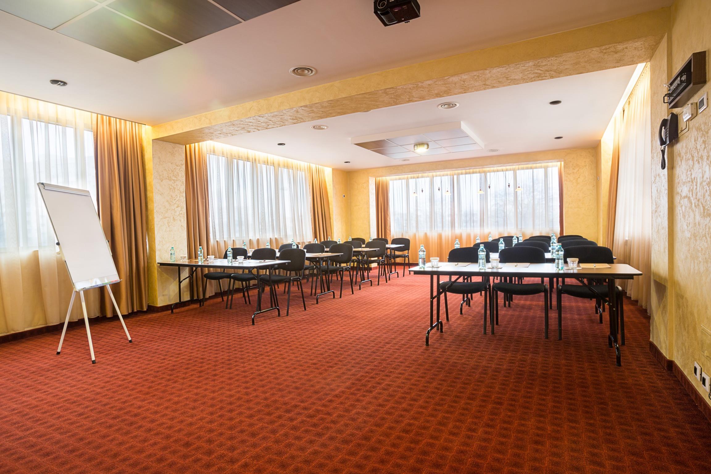 Inter Business Bucharest Hotel Bagian luar foto
