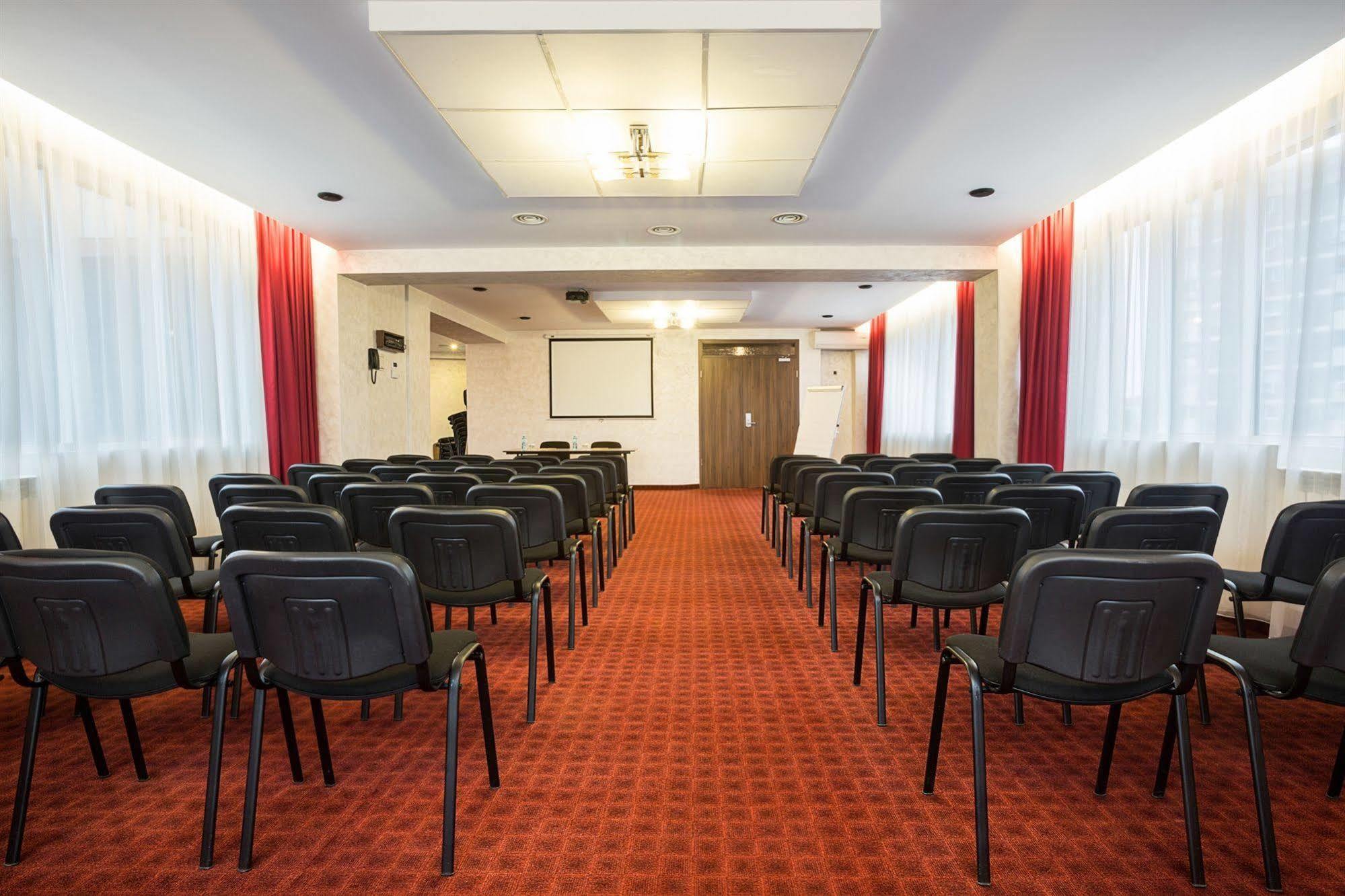 Inter Business Bucharest Hotel Bagian luar foto